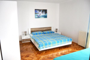 Отель Apartments Mikulić  Биоград На Мору